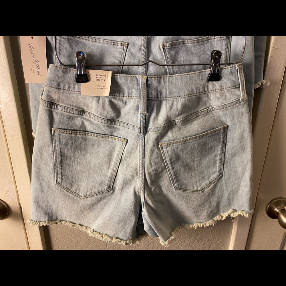 NWT-Universal Thread High Rise Soft Shorts - Picture 9 of 10